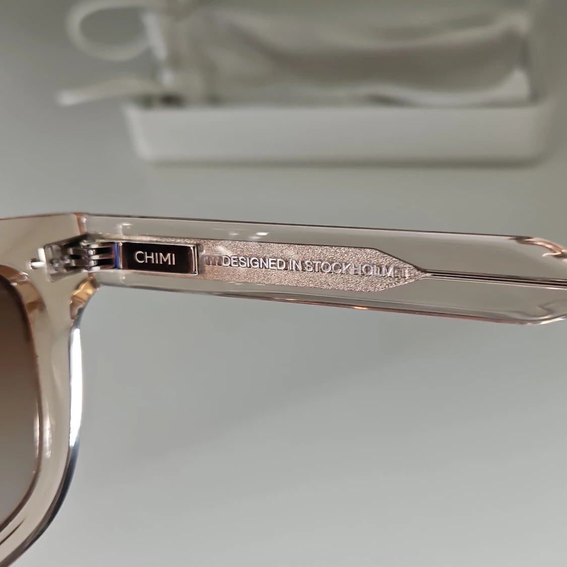 Beige fyrkantiga solglasögon Chimi - 4