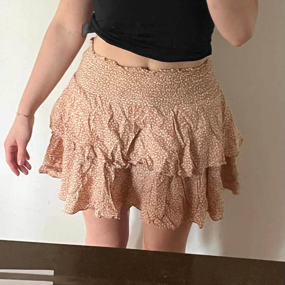 Beige/rosa volangkjol med mönster