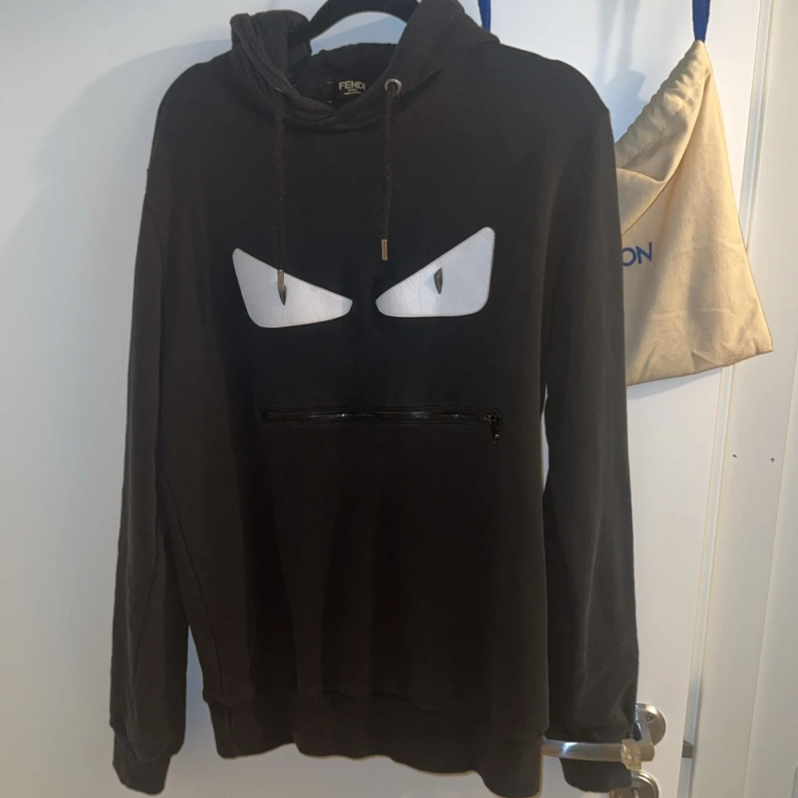 Svart Fendi hoodie