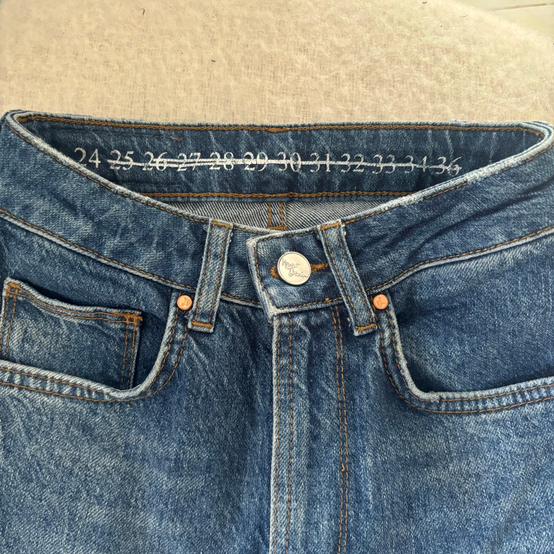 Blå raka jeans från Bik Bok  - 1