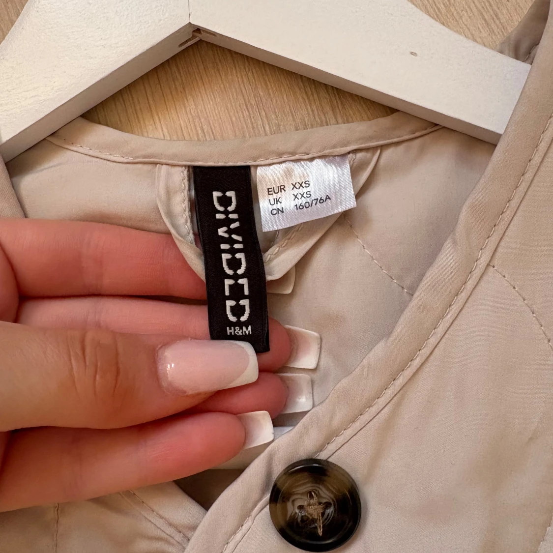 Beige quiltad jacka från H&M - 2