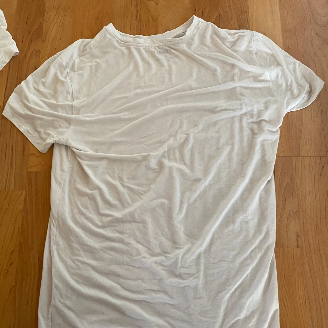 Vit basic t-shirt i bomull - 2