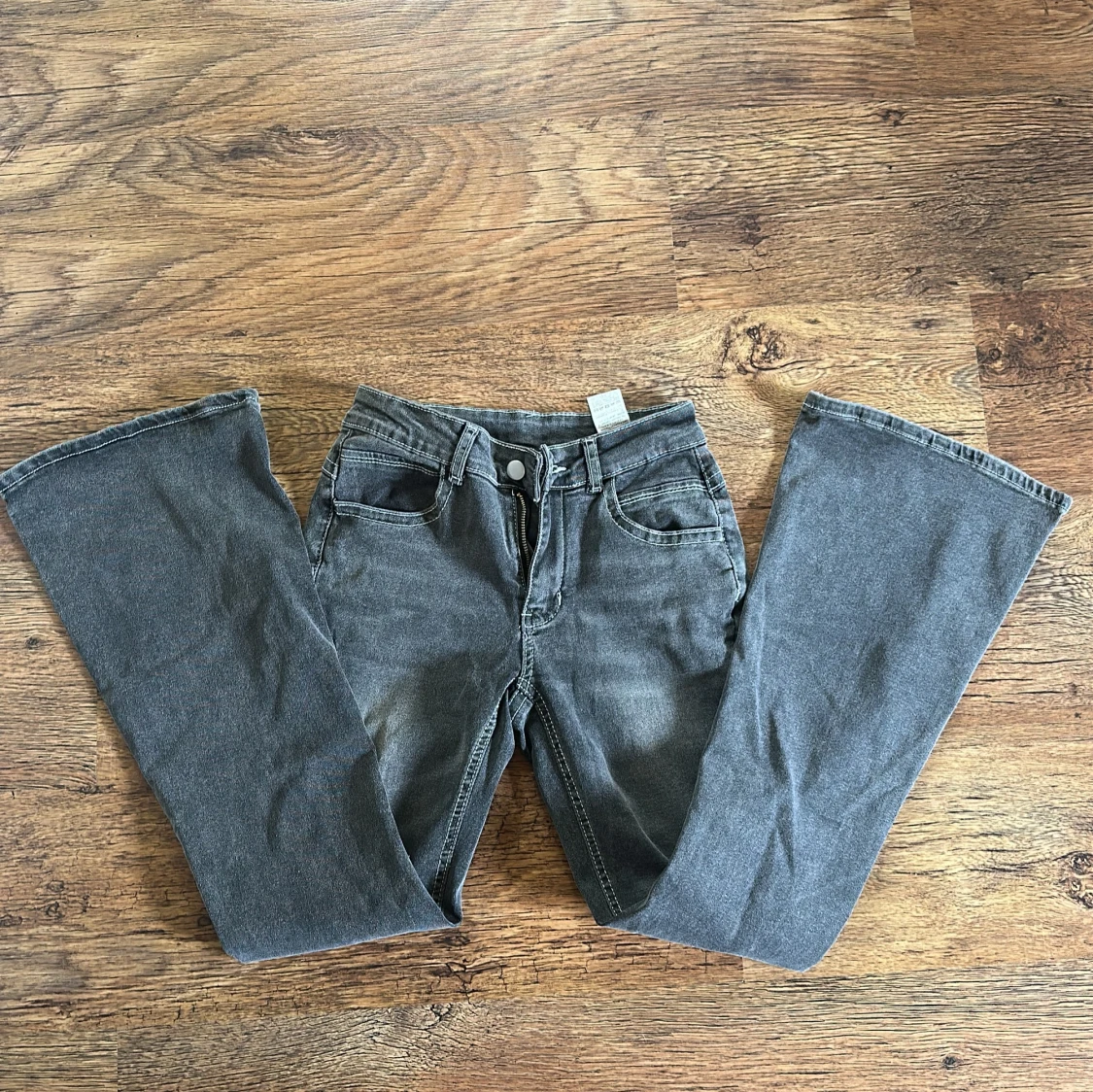 Grå bootcut jeans från SHEIN XS - 2