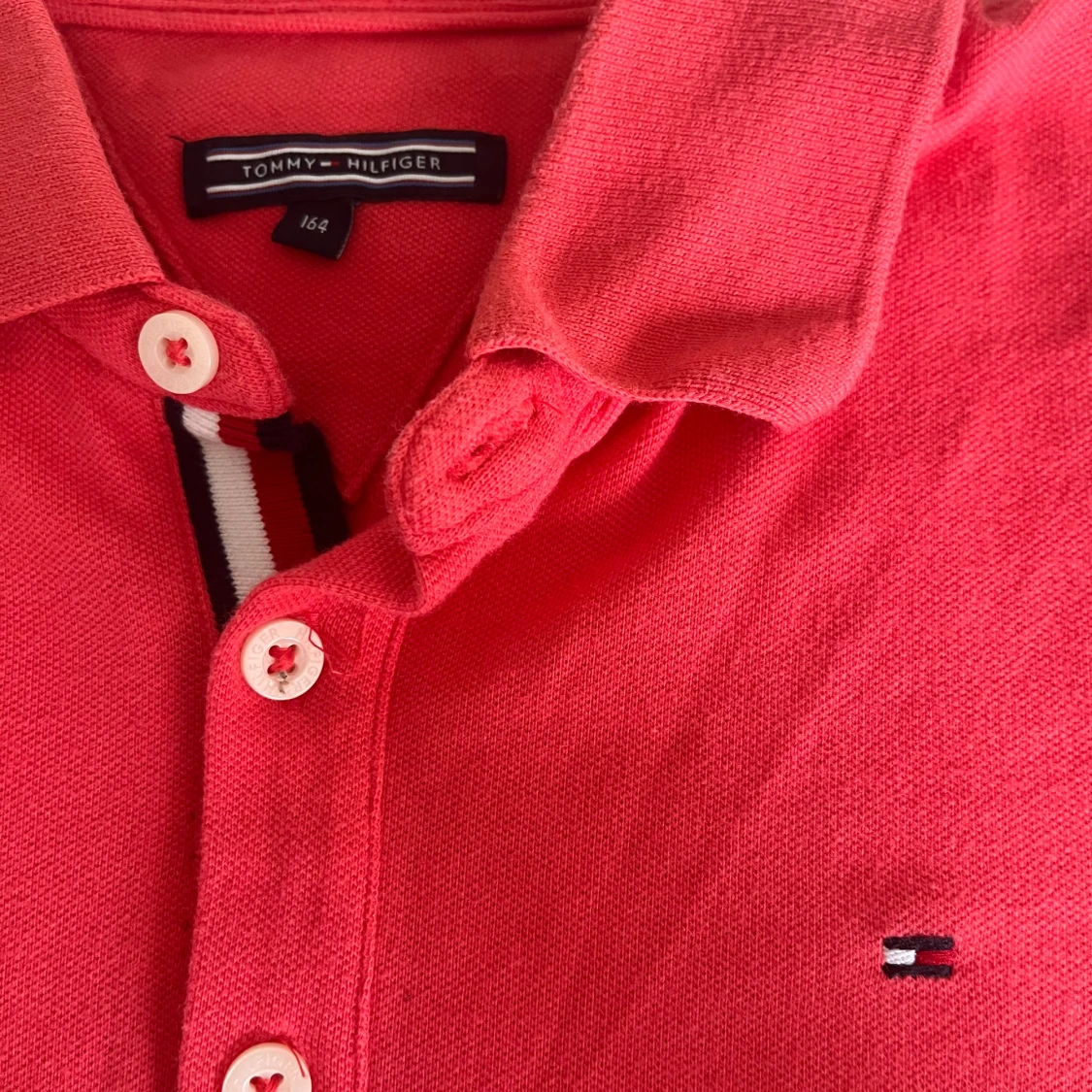 Rosa tajt pikétröja från Tommy Hilfiger - 1