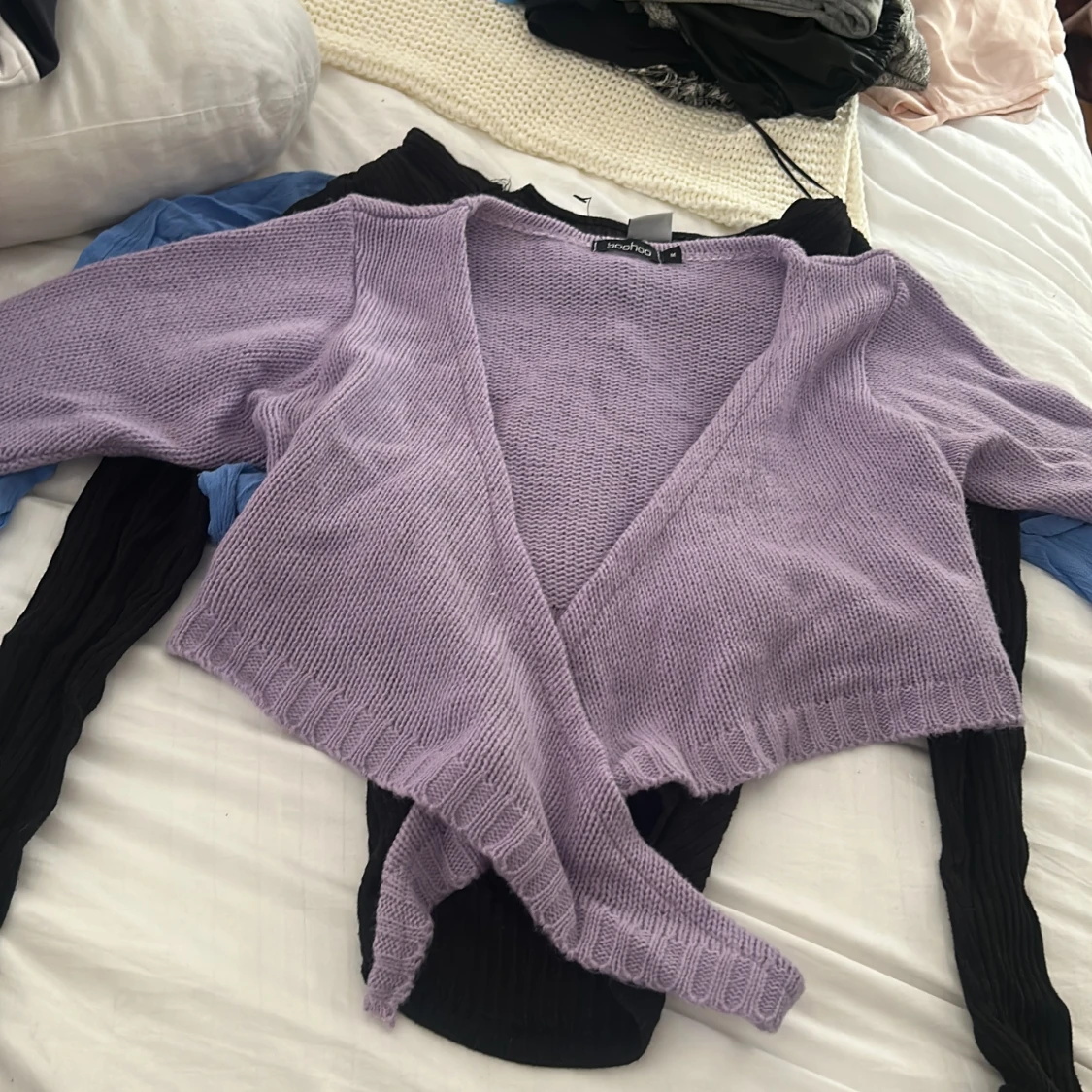 Ljuslila omlottkofta från Boohoo