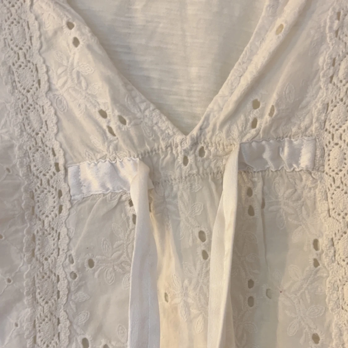 Vit blus med spets från Odd Molly - 1
