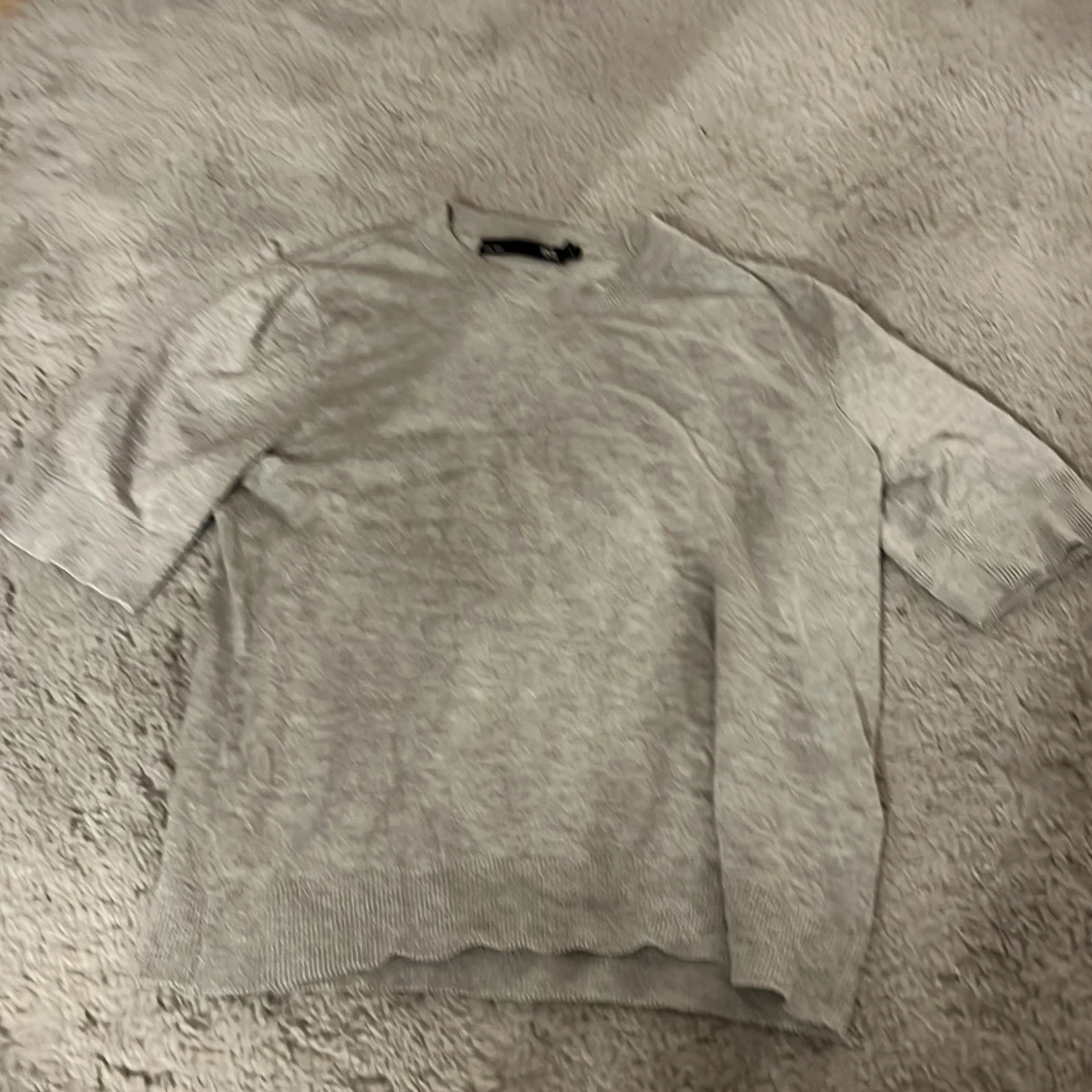 Ljusgrå stickad tröja från 157