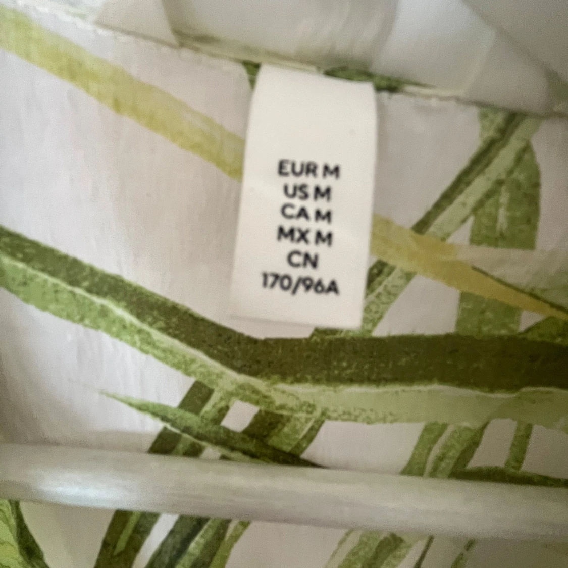 Grönvit knytblus i linne, M - 2