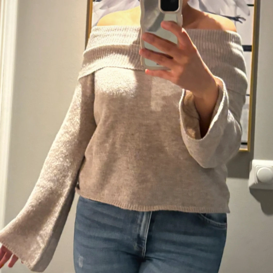 Beige offshoulder stickad tröja - 1