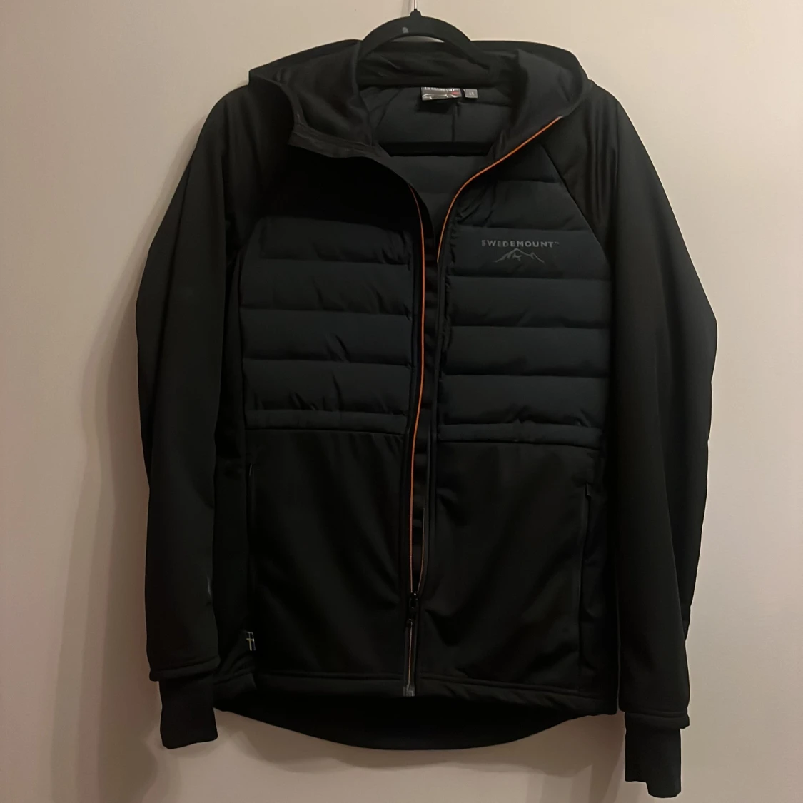 Svart pufferjacka från Swedemount XS