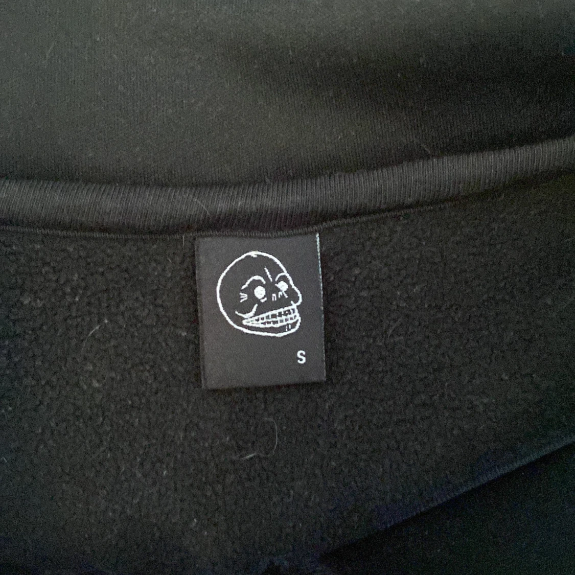 Svart ärmlös kortklänning med dragkedja från Cheap Monday storlek S - 2