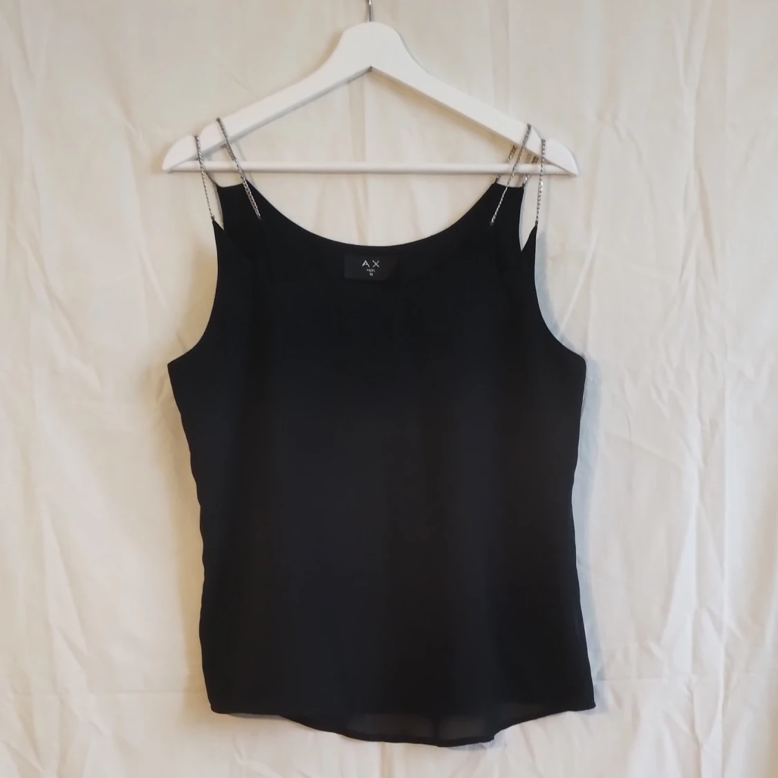 Svart linnetopp med kedjeband AX Paris