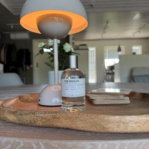 Le Labo The Noir  - 100ml, 98-99ml kvar. Orginal kartong som ni ser finns. Har ej kvitto till denna. Nypris starx över 2000kr. 