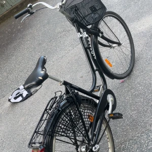 Cykel - Säljer en fin vanlig damcykel som är i mycket bra skick