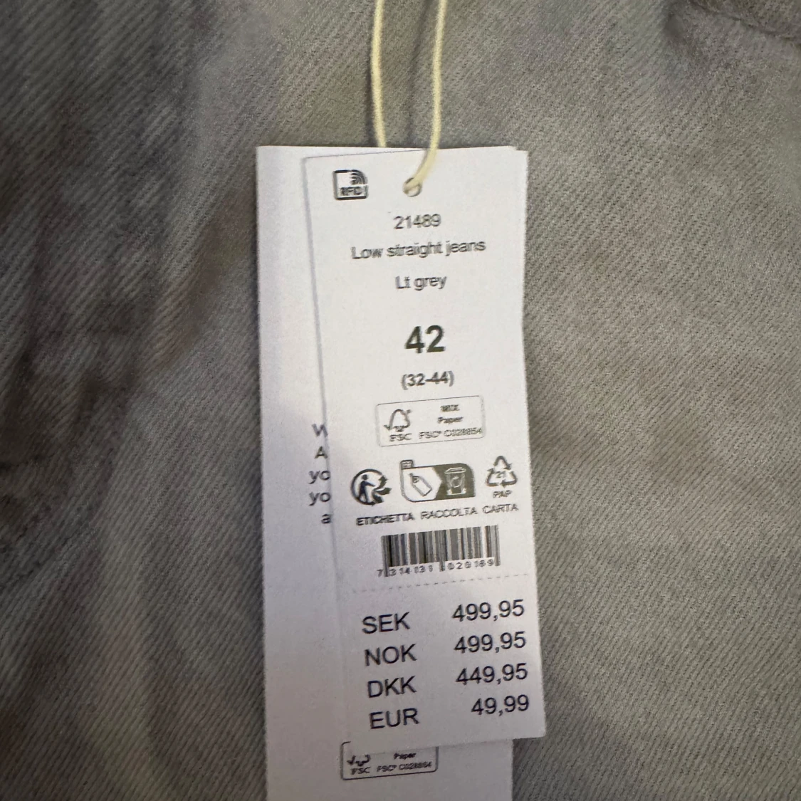 Ljusgrå low straight jeans stl 42 - 2