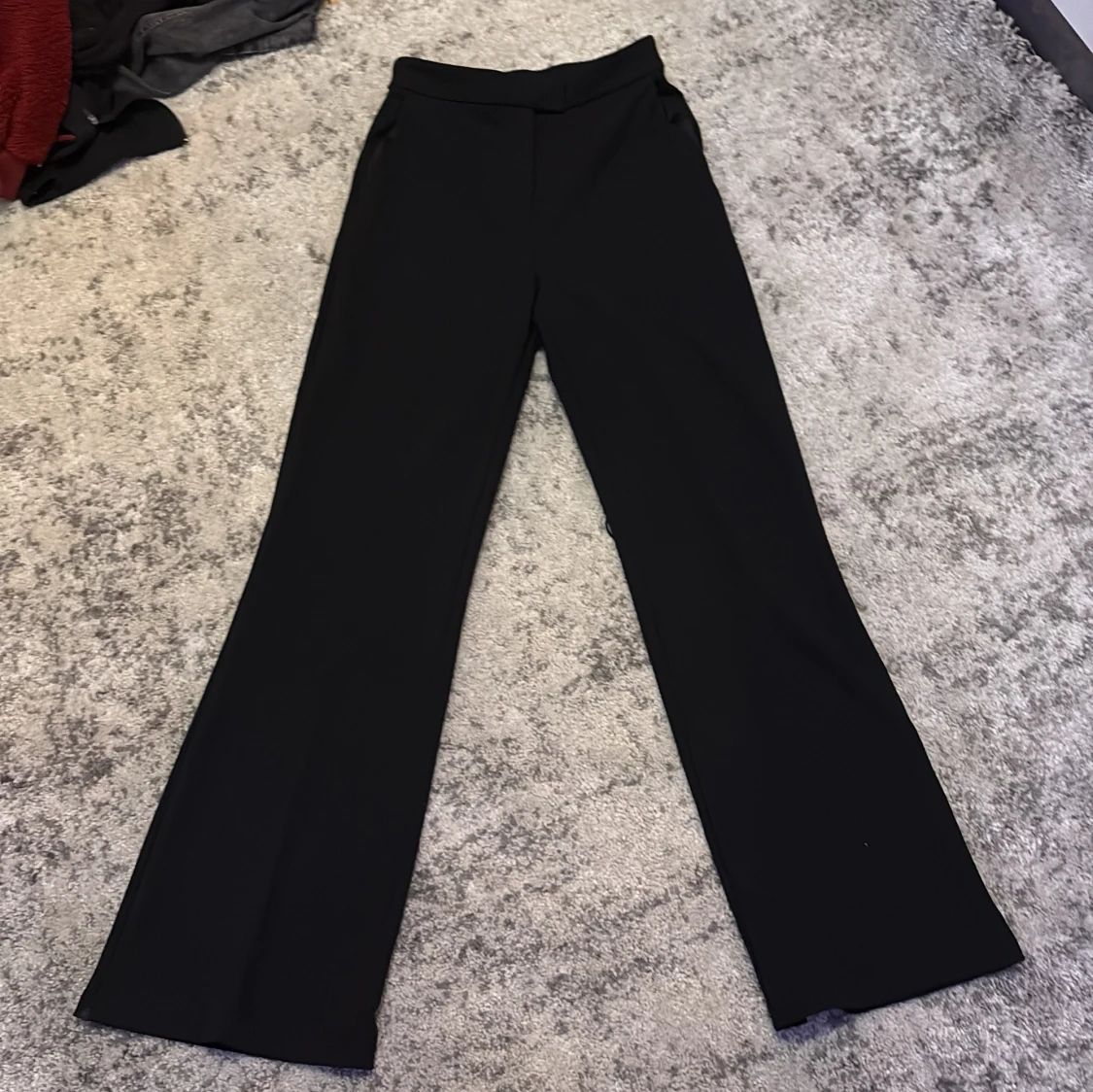 Svarta bootcut kostymbyxor H&M XS
