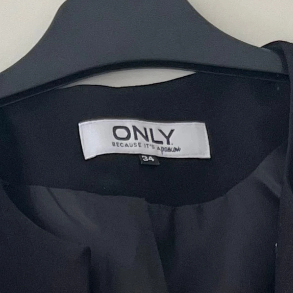 Svart kavajjacka från ONLY, stl 34 - 2