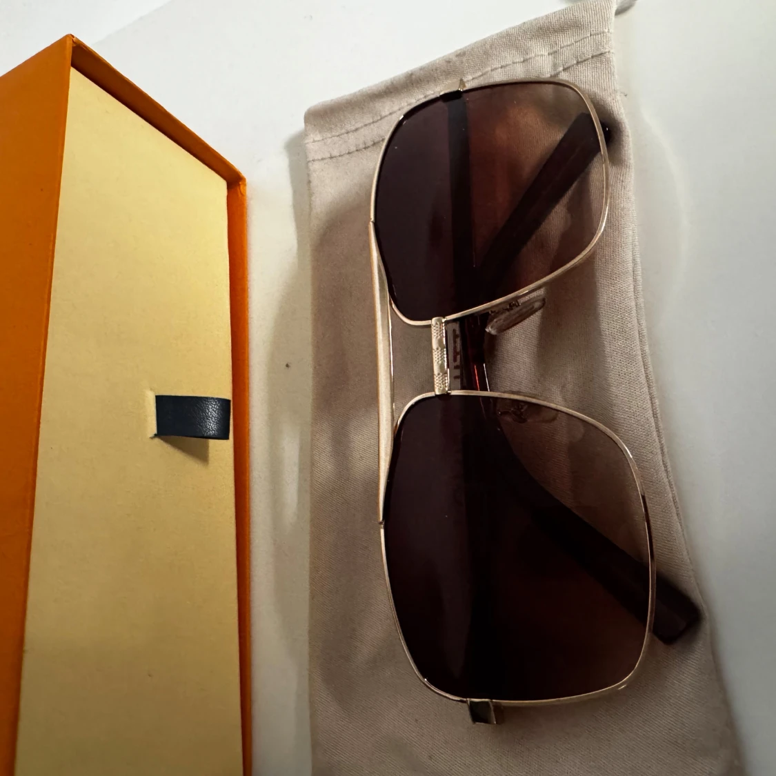 L-V solglasögon  - 1