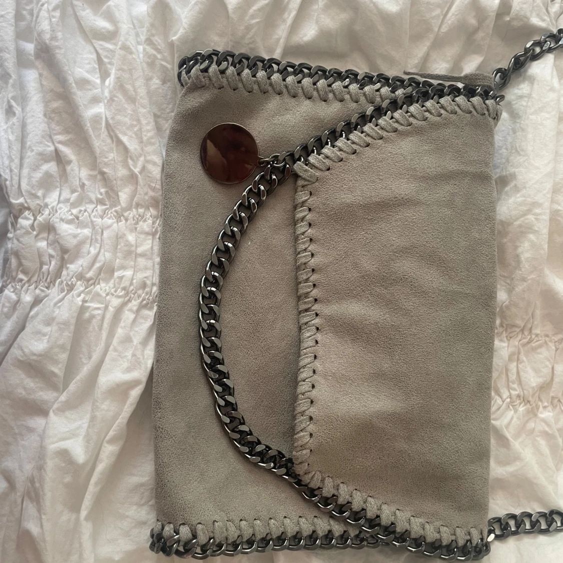 Grå axelväska med kedja och leopardfoder - 3