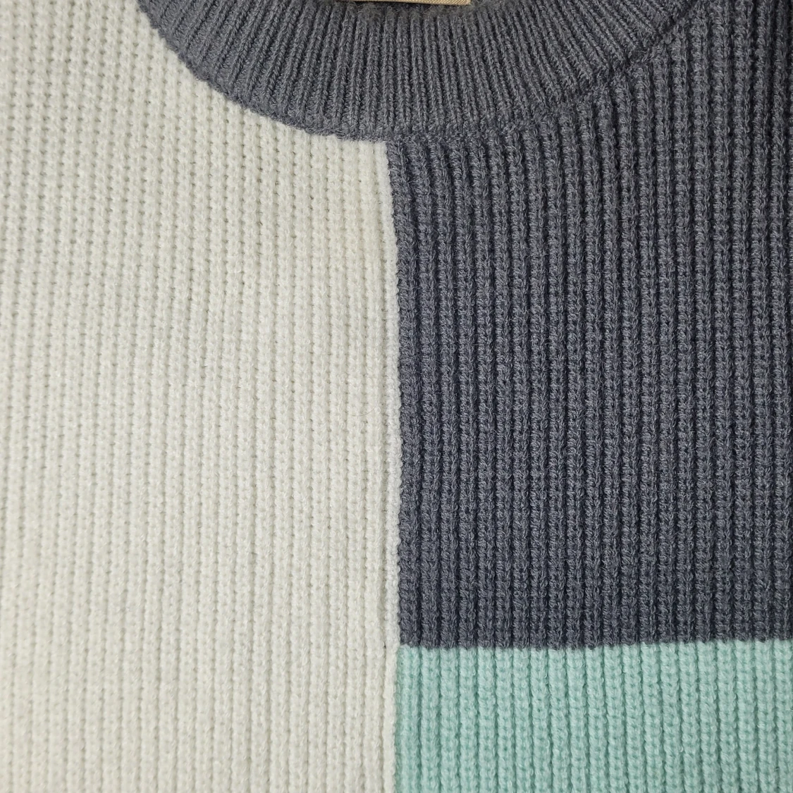 Mönstrad stickad tröja