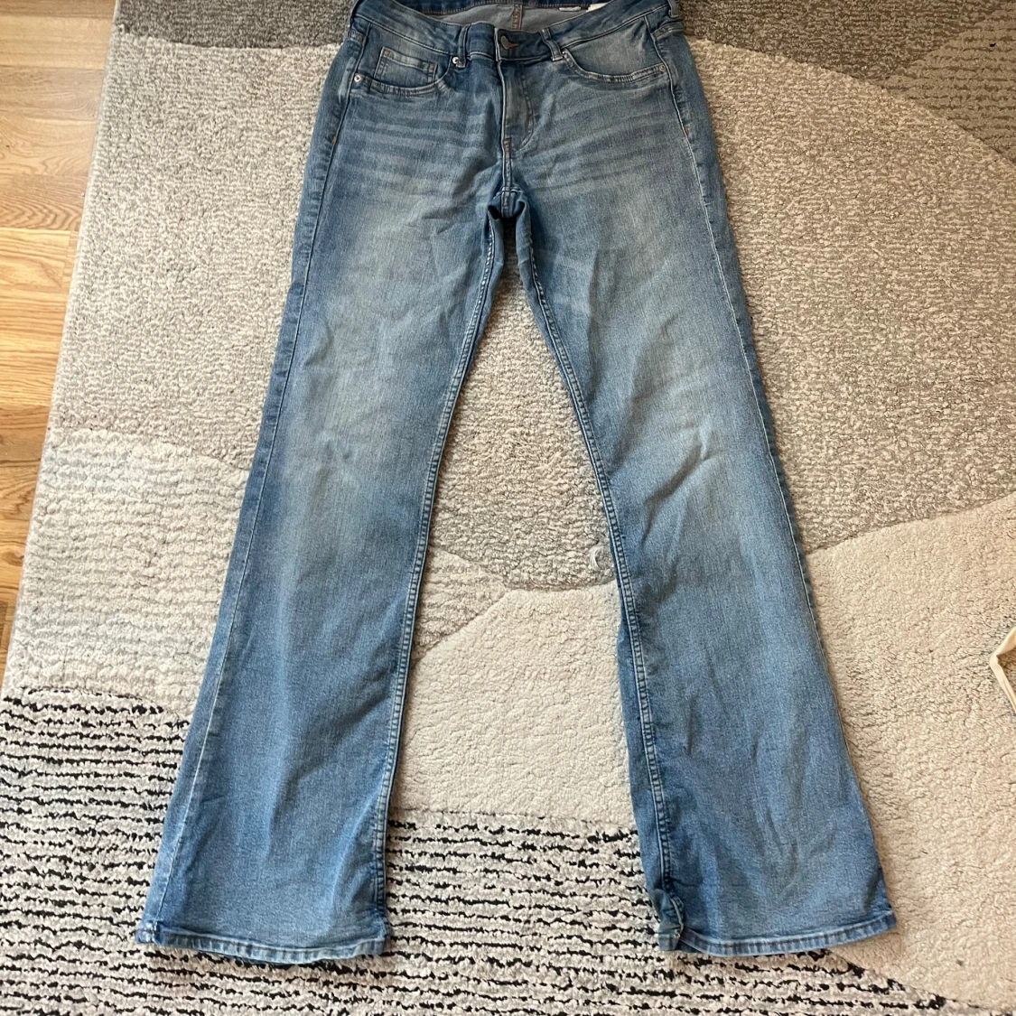 Lågmidjade bootcut jeans hm 