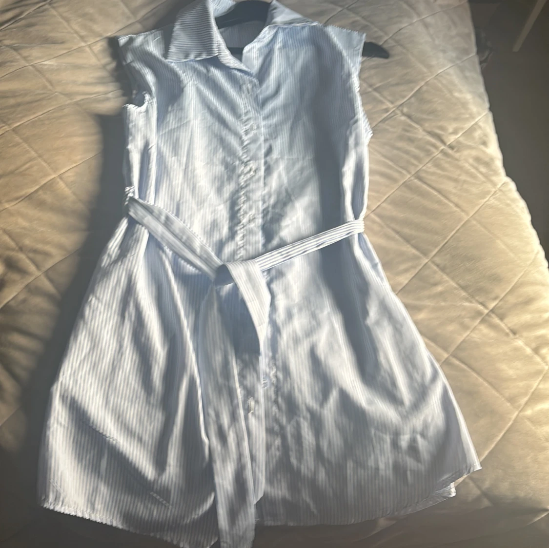 Randig skjortklänning från SHEIN - 1