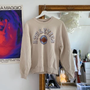 Overized sweatshirt 90s style  - Storlek S på lappen 🤍