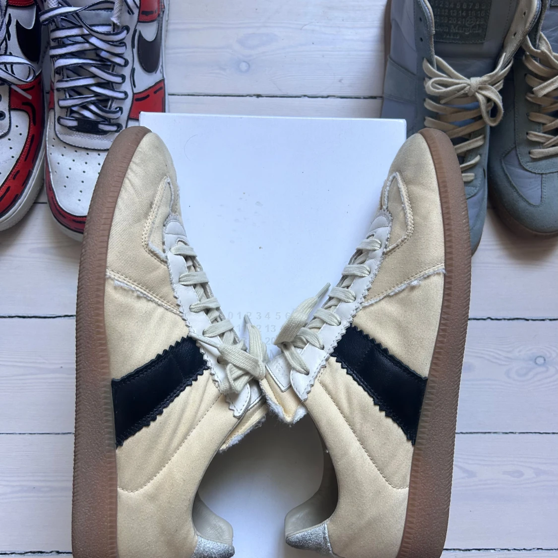 Maison Margiela sneakers med svart detalj - 3