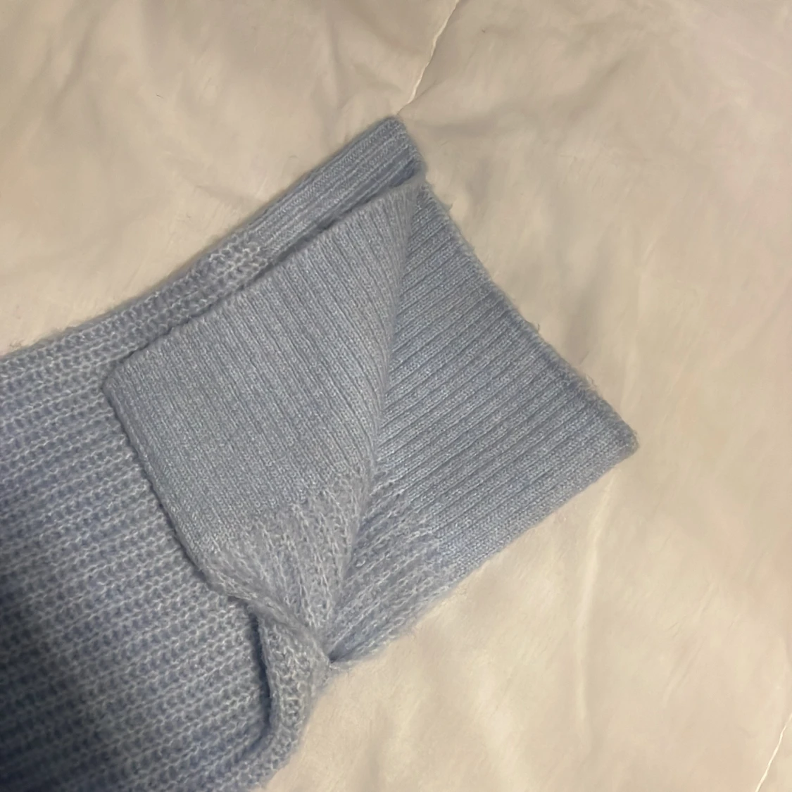 Ljusblå stickad tröja Gina Tricot - 1