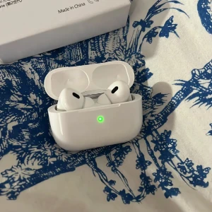 Airpodsss2 PRO  - Helt nya snabb affär bra pris 