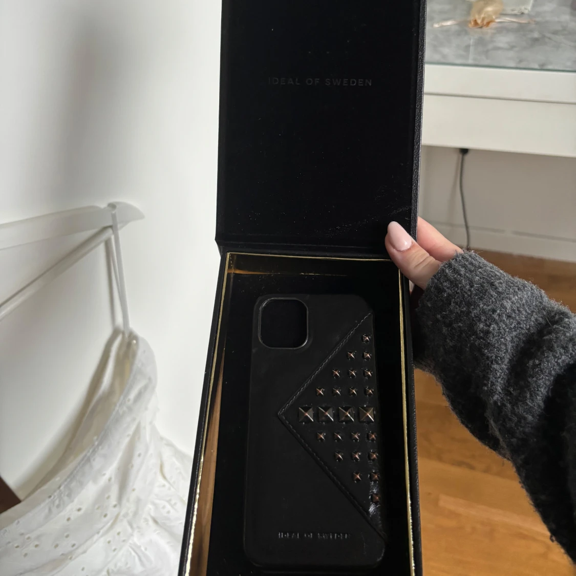 Svart mobilfodral Ideal of Sweden - 1