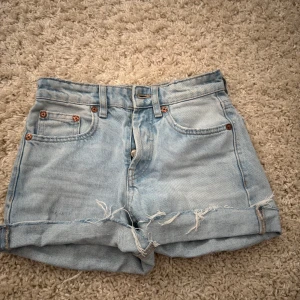 shorts - från Zara