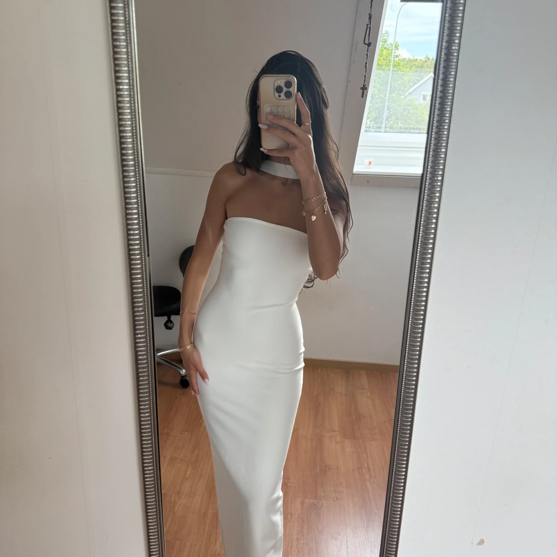 Vit axelbandslös långklänning - 1