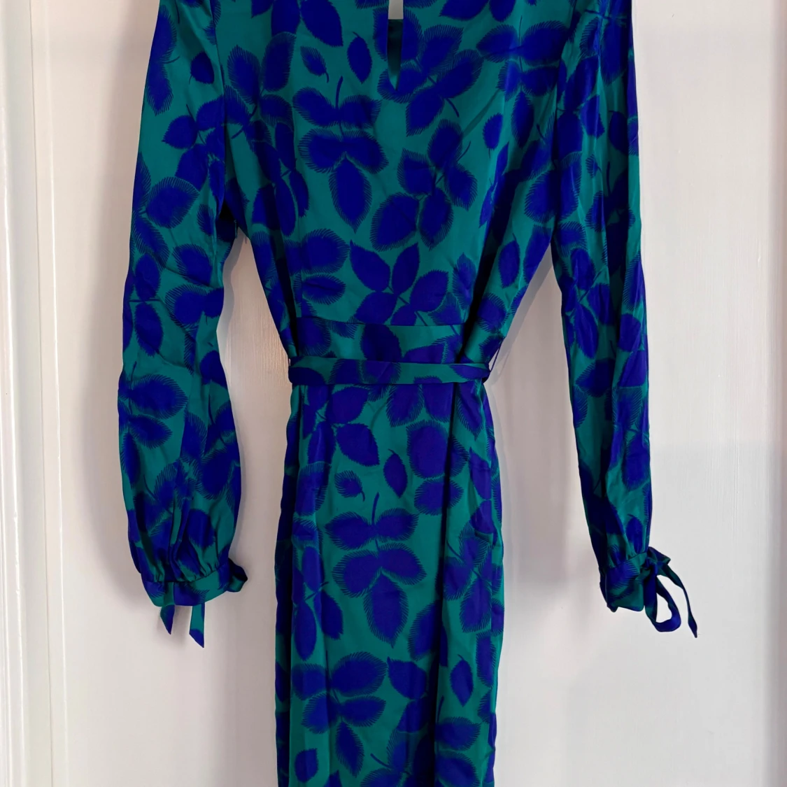 Blommig blågrön sidenklänning från Milly - 2