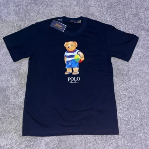 Ralph Lauren Polo - Helt ny polo tröja aldrig använt, vid fler frågor är det bara att skriva.
