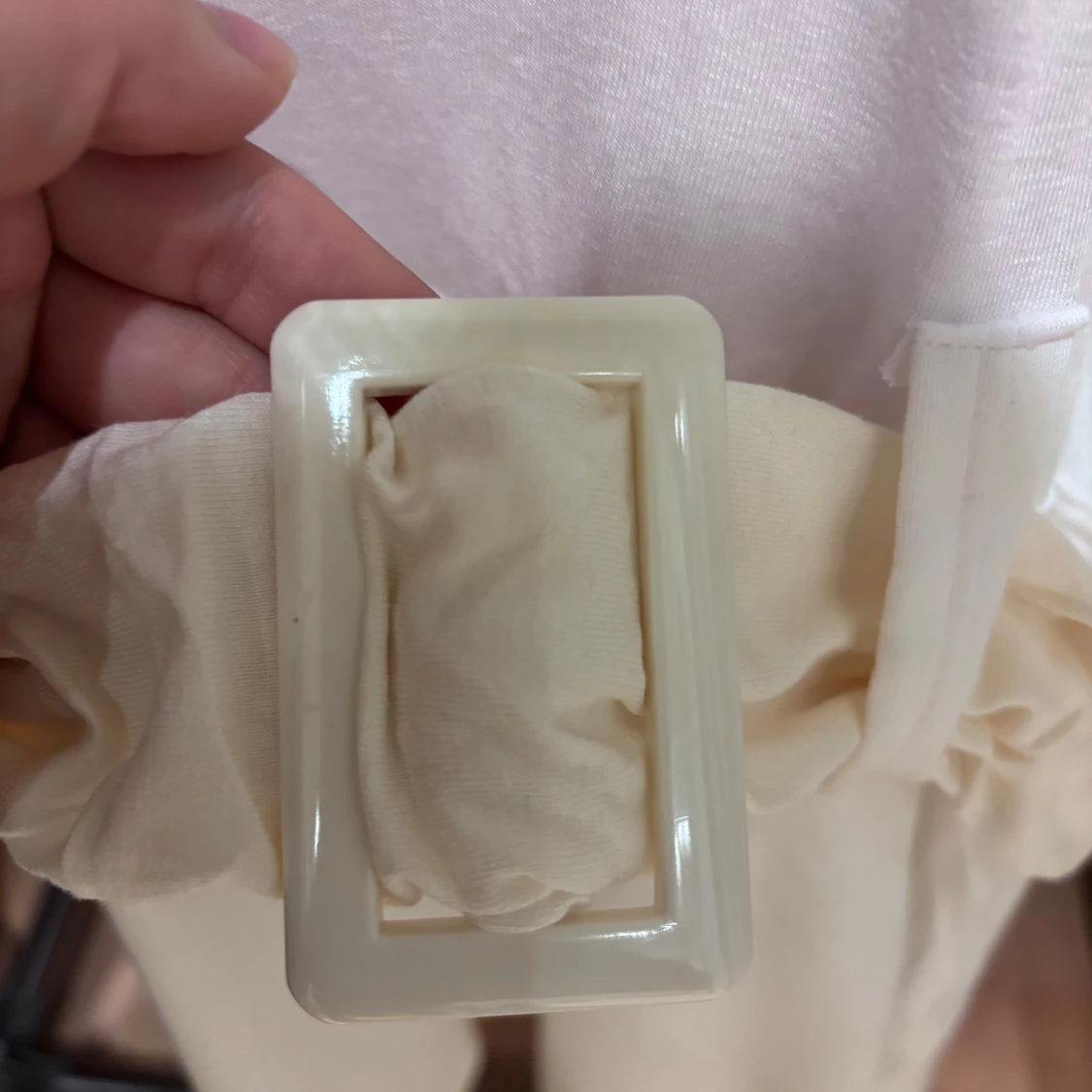 Vit omlottklänning med huva - 1