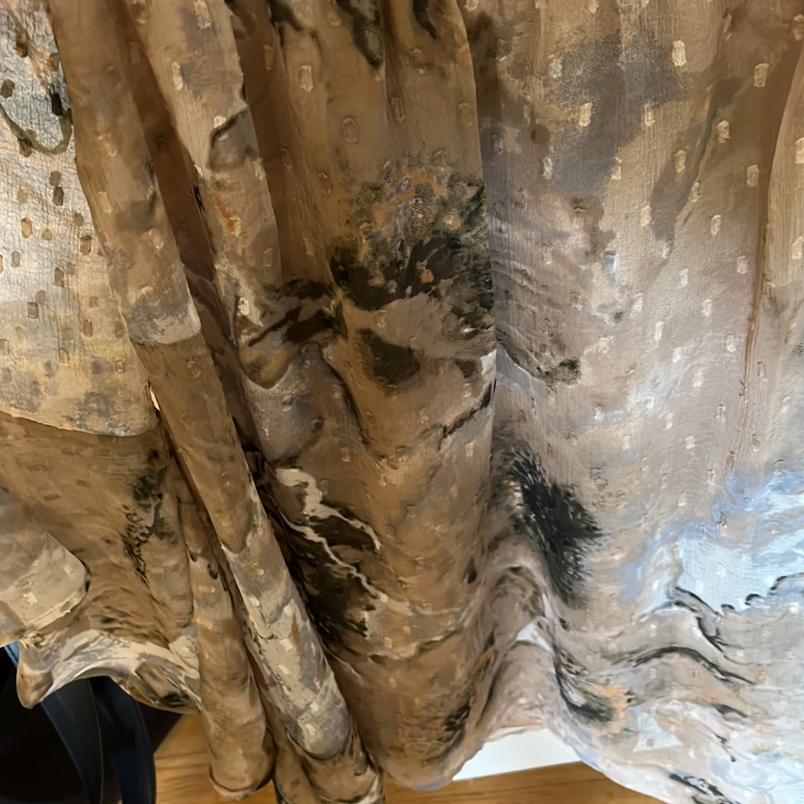 Beige blus med abstrakt mönster - 3