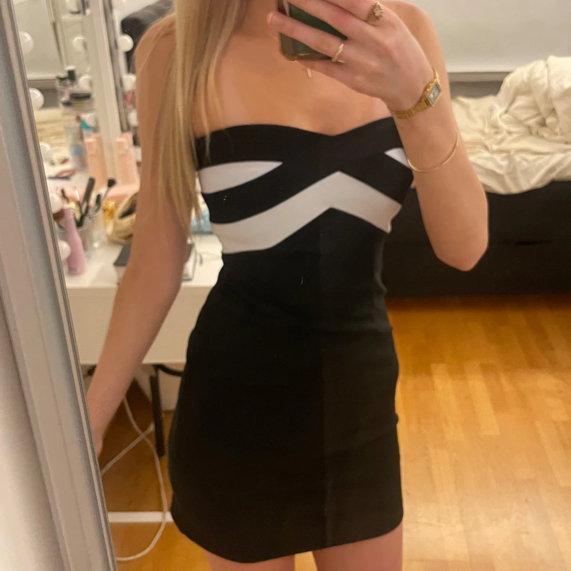 Svartvit klänning - 1