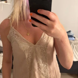 Topp  - Jättesöt topp❤️