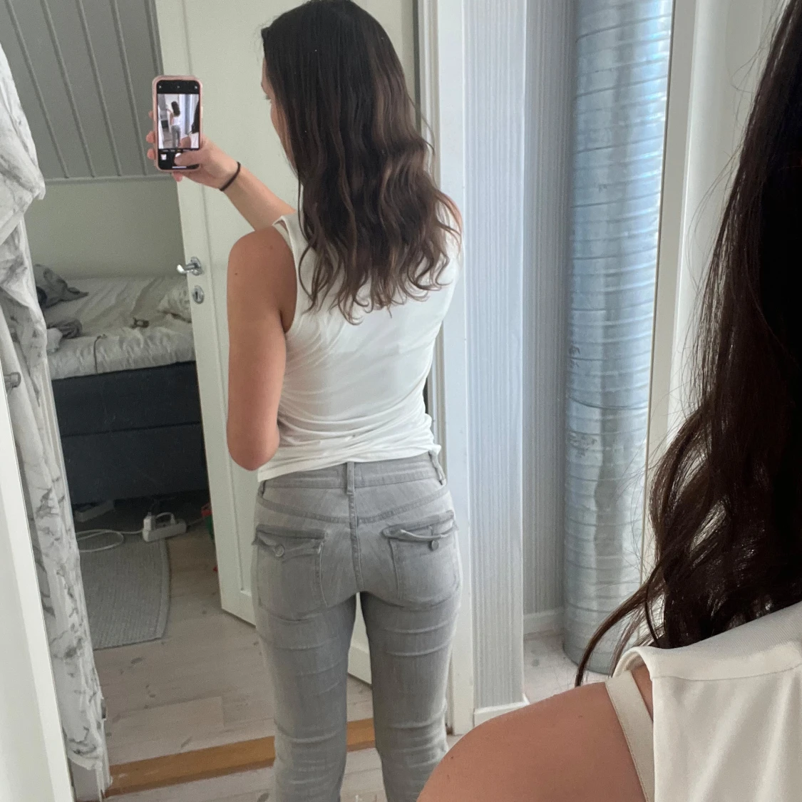 Vit draperad ärmlös topp - 2