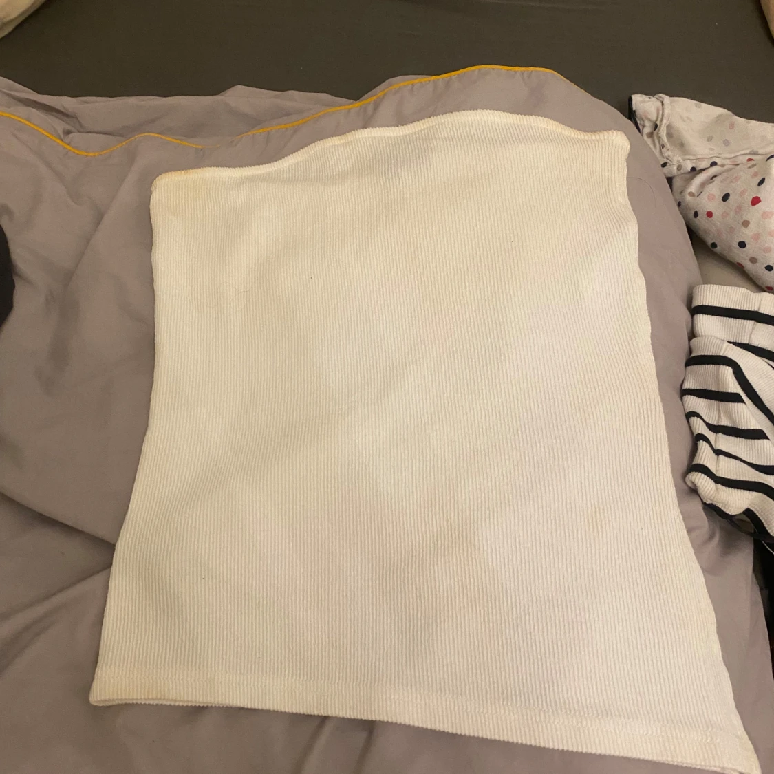 Vit ribbad tubtopp från Pieces