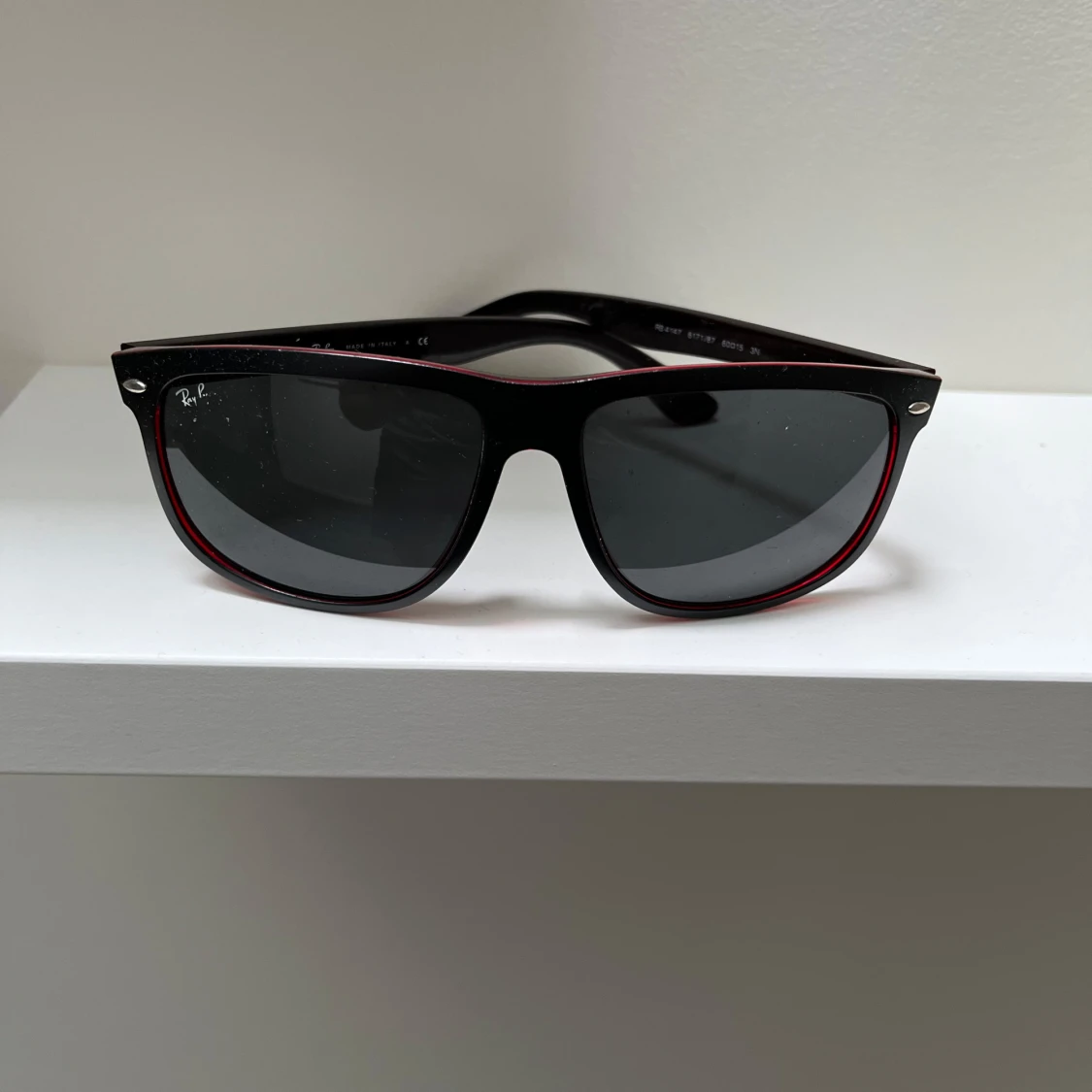 Svarta Ray-Ban Wayfarer solglasögon