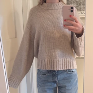 Cos tröja - Jättefin stickad Kashmir tröja från cos! Perfekt till hösten