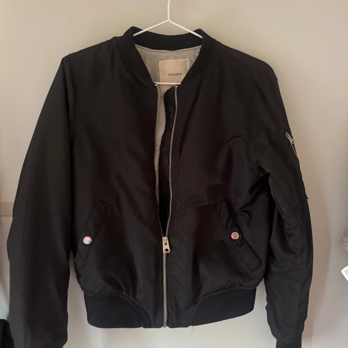 Svart bomberjacka från Pull&Bear