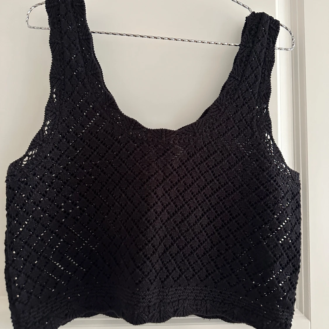 Svart virkad linnetopp från H&M Divided