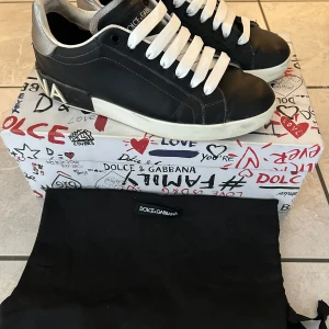 Dolce & Gabbana skor - Ge pris förlag vill få sålt dem bara!!!!