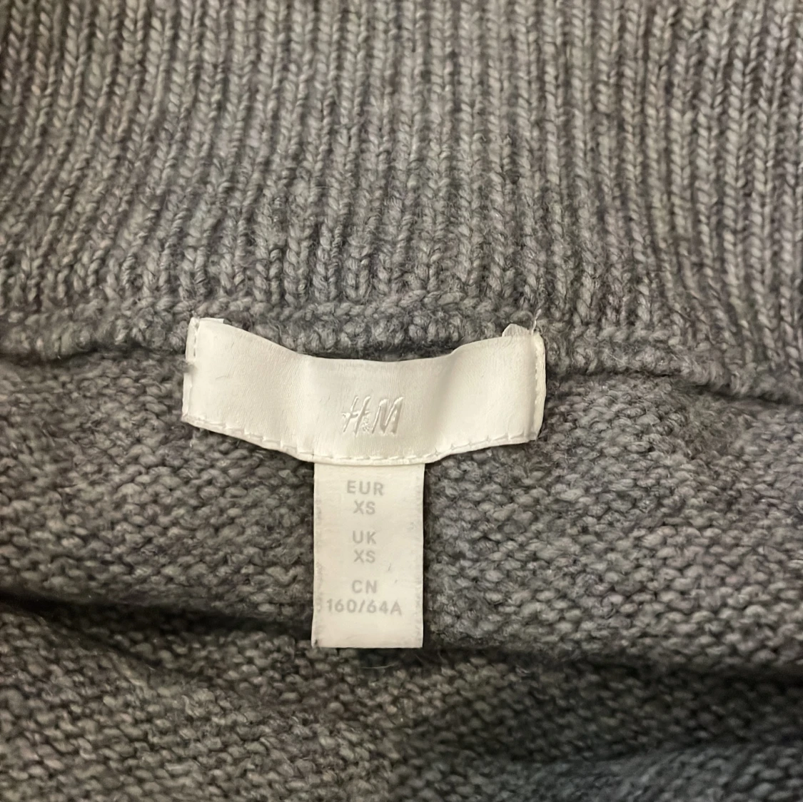 Grå stickad långkjol från H&M - 3