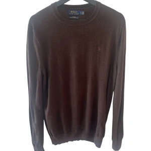 RALPH LAUREN MERINOULL TRÖJA - Ralph Lauren tröja - Storlek S - 100% merinoull - Mycket fint skick - hör av er vid minsta fundering // Deluxecloset 