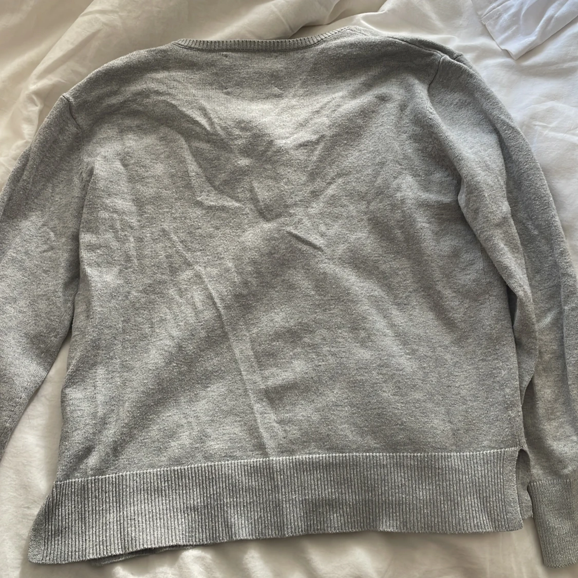 Grå kofta med pärlknappar från Zara - 3