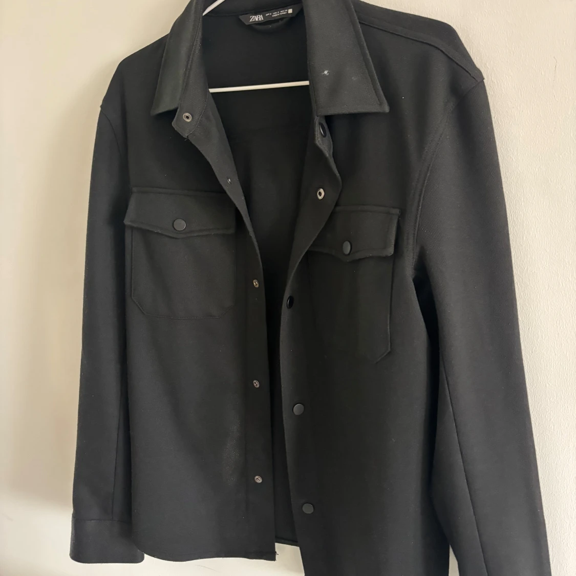 Svart overshirt från Zara